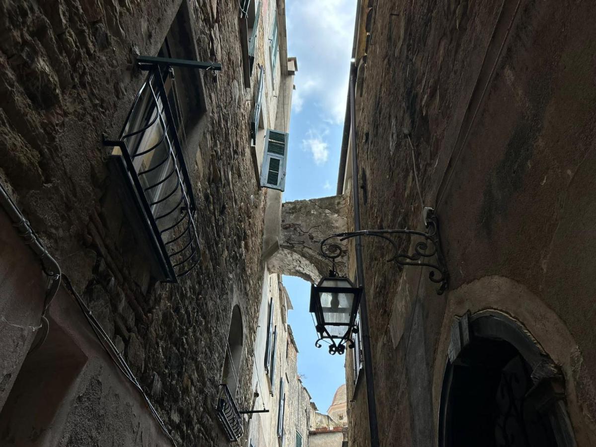 Bed and Breakfast La Finestra Sul Borgo Черво Экстерьер фото