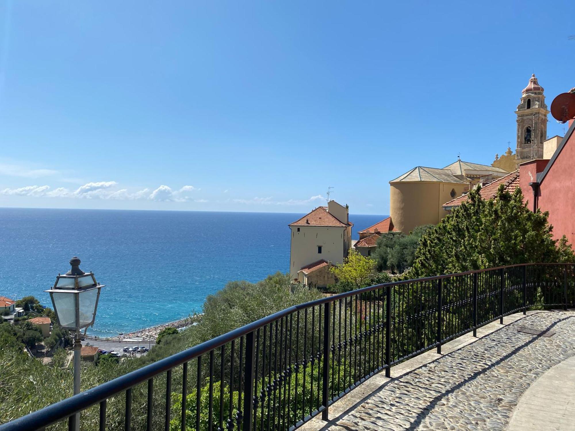 Bed and Breakfast La Finestra Sul Borgo Черво Экстерьер фото