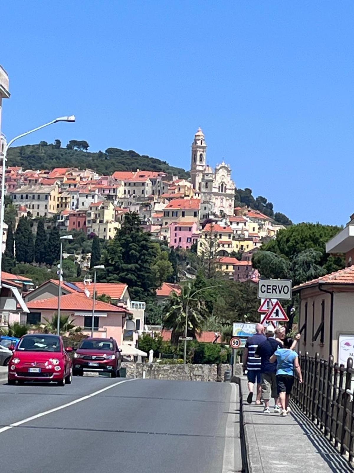 Bed and Breakfast La Finestra Sul Borgo Черво Экстерьер фото