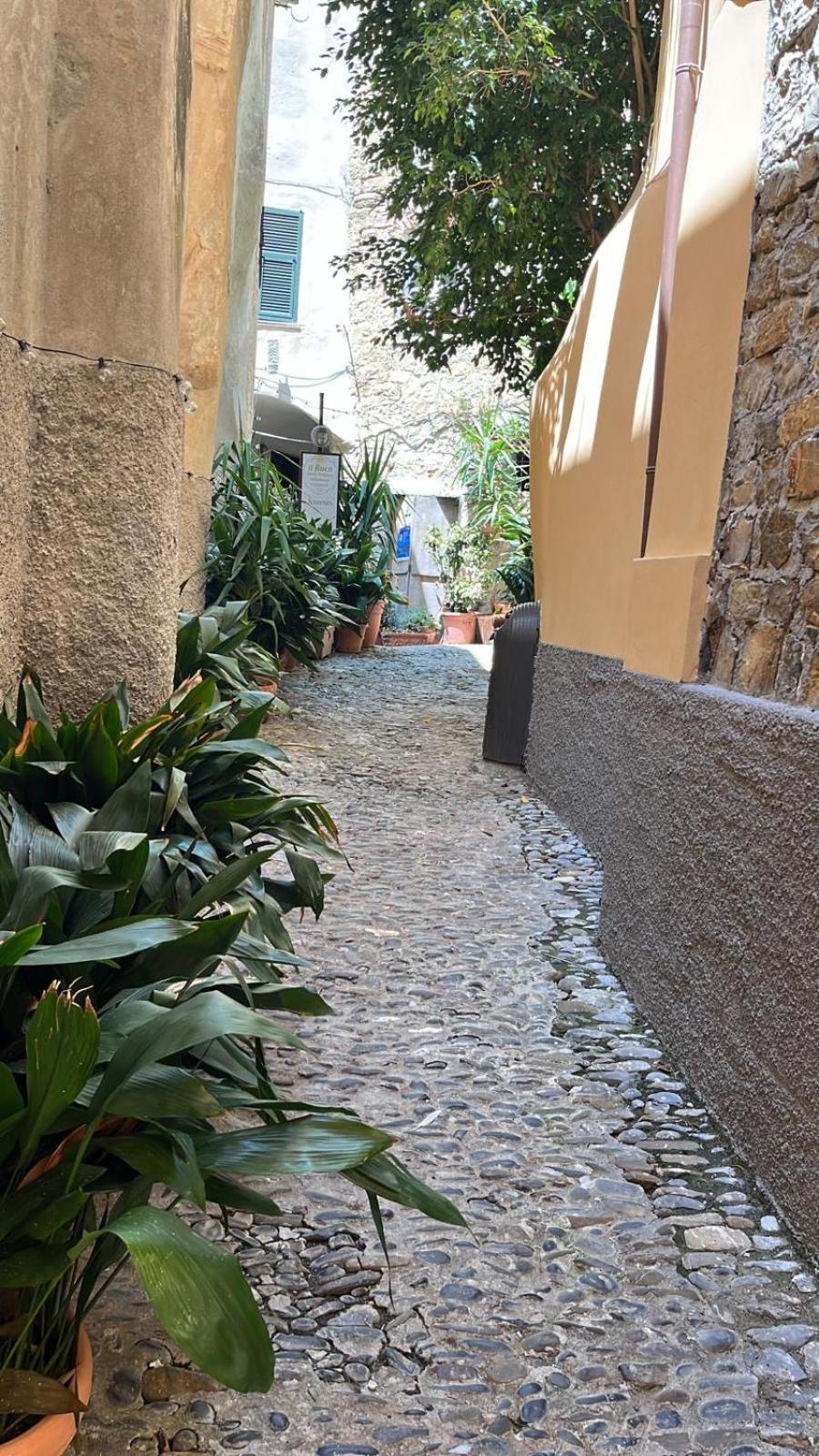 Bed and Breakfast La Finestra Sul Borgo Черво Экстерьер фото