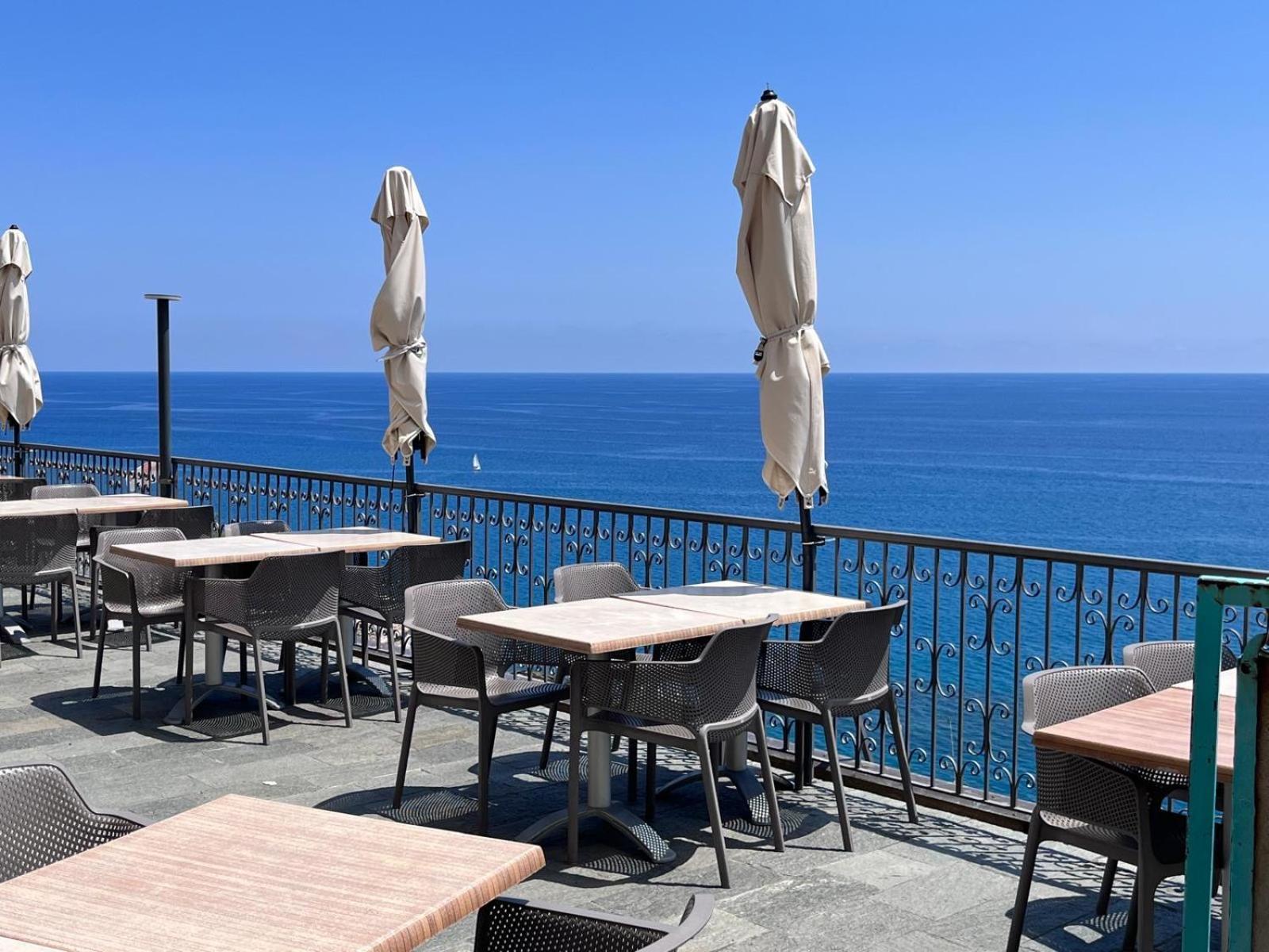 Bed and Breakfast La Finestra Sul Borgo Черво Экстерьер фото
