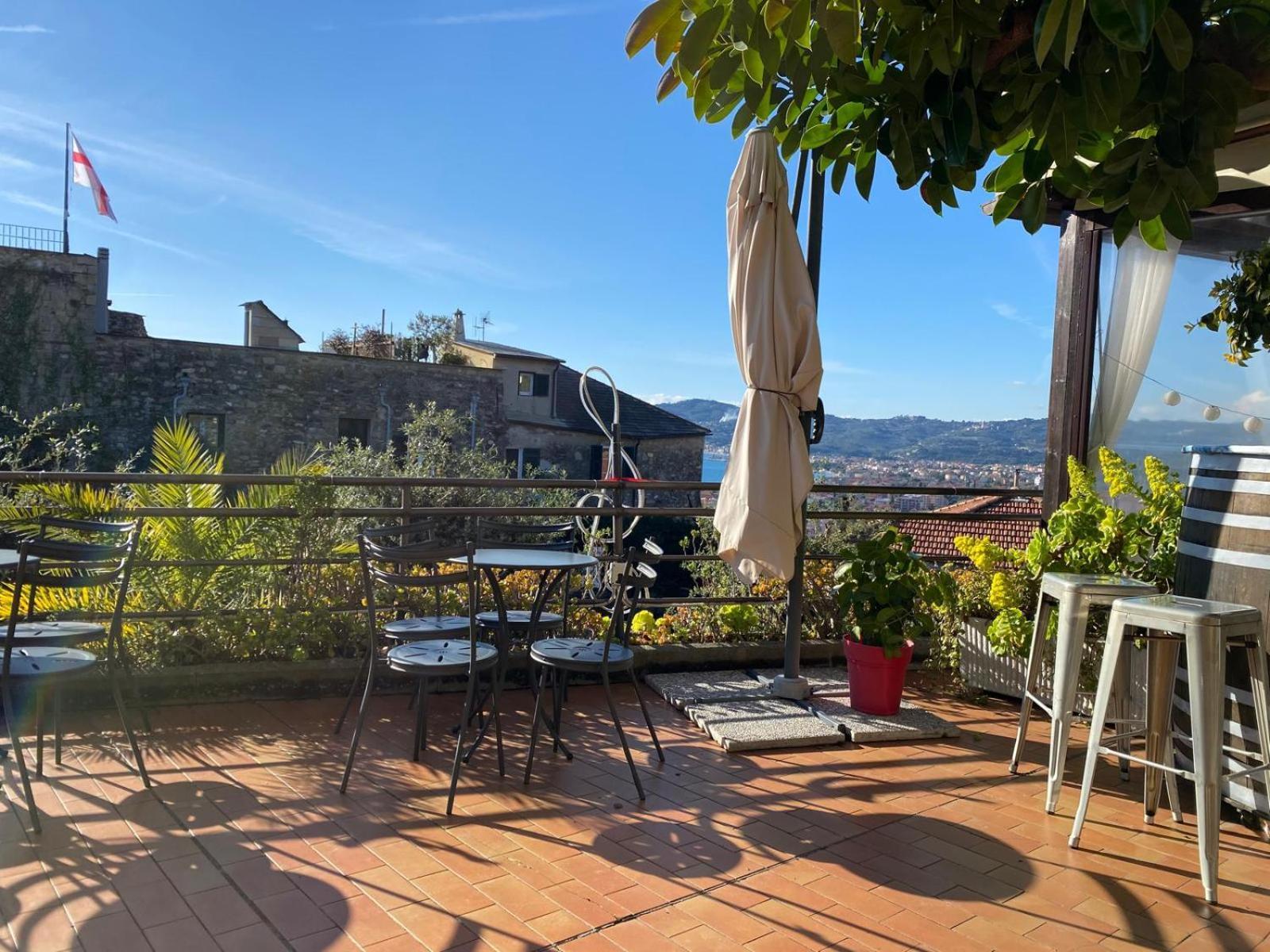 Bed and Breakfast La Finestra Sul Borgo Черво Экстерьер фото