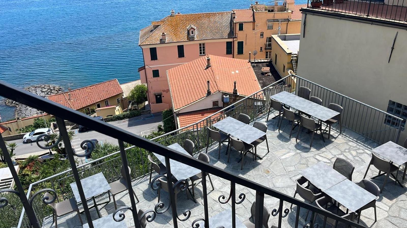Bed and Breakfast La Finestra Sul Borgo Черво Экстерьер фото
