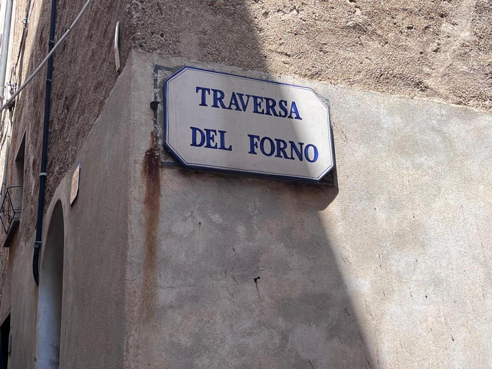 Bed and Breakfast La Finestra Sul Borgo Черво Экстерьер фото