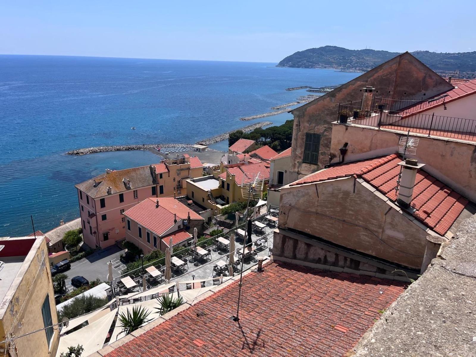 Bed and Breakfast La Finestra Sul Borgo Черво Экстерьер фото